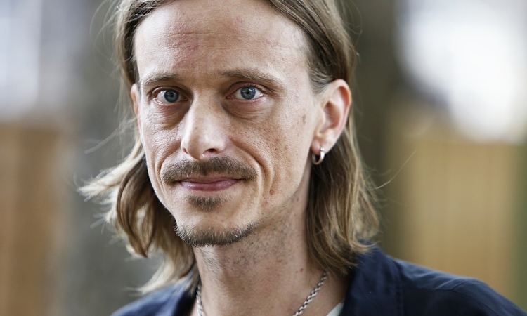 Mackenzie Crook I am the curator of an exhibition no one visits39 Life