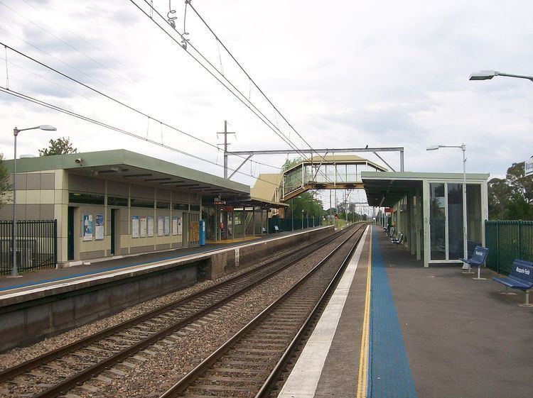 Macquarie Fields railway station