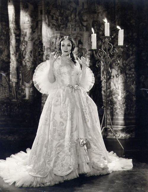 Madame Du Barry (1934 film) Dolores del Rio Madame du Barry 1934 jewelry by Joseff of Hollywood