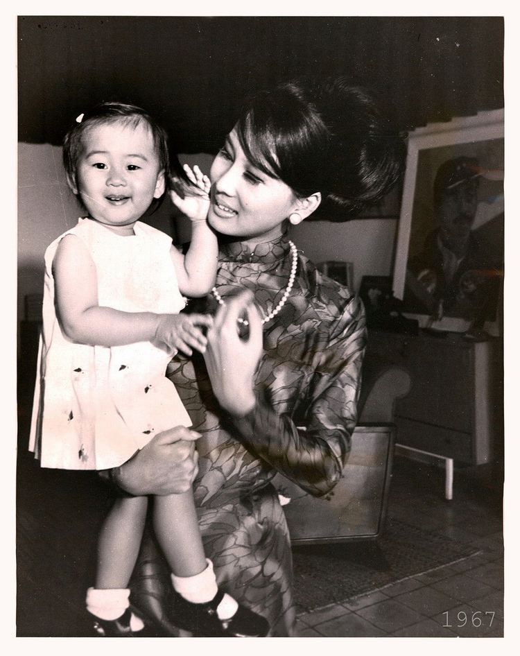Madame Nguyễn Cao Kỳ 1967 Madame Nguyen Cao Ky pictured with her 18monthold d Flickr