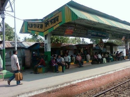 Madhyamgram railway station