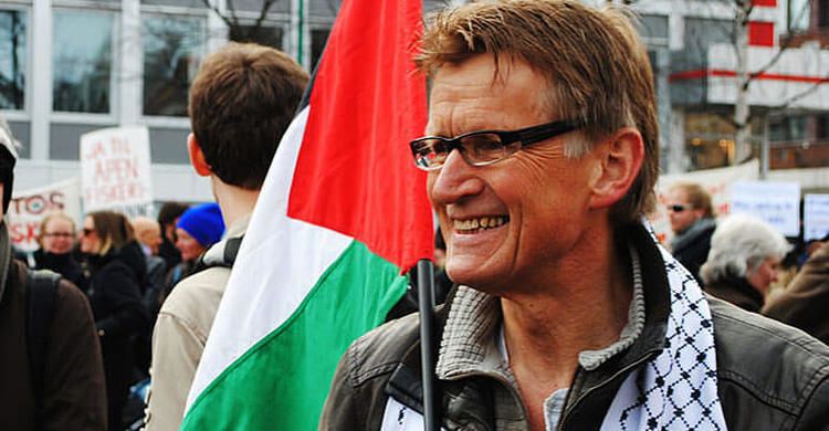 Mads Gilbert Mad Mads Feted in The Guardian HonestReporting