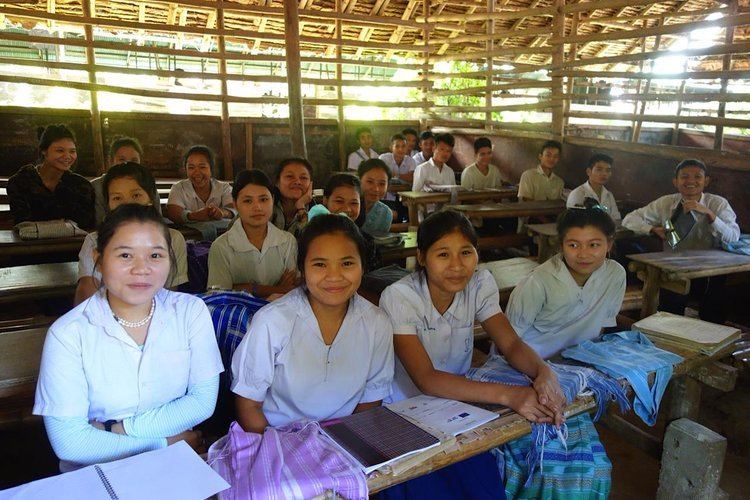 Mae Ra Moe refugee camp Project KARE on Twitter quotEnglish language class at High School No
