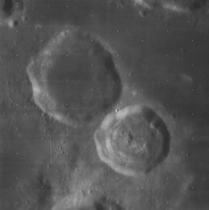 Magelhaens (lunar crater)