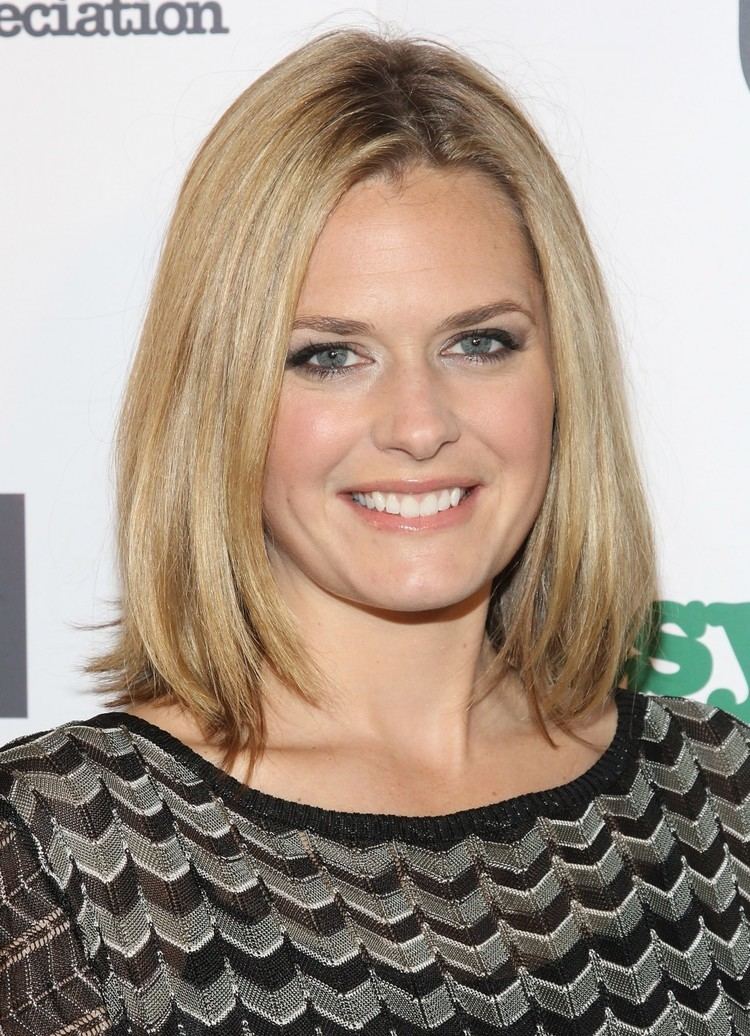 Maggie Lawson Everything about our favorite detective