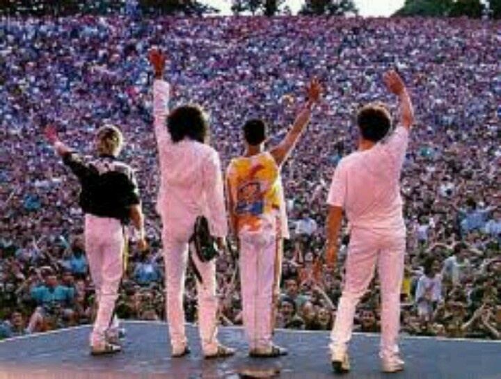 Magic Tour (Queen) 1000 images about QUEEN on Pinterest Bohemian Break free and Wembley