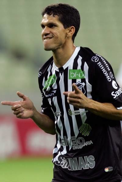 Magno Alves Artilheiro em 2013 Magno Alves renova contrato com o