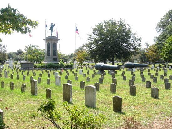 Magnolia Cemetery (Charleston, South Carolina) httpsmediacdntripadvisorcommediaphotos02