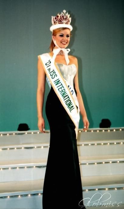 Małgorzata Rożniecka Miss International 2001 Magorzata Roniecka of Poland