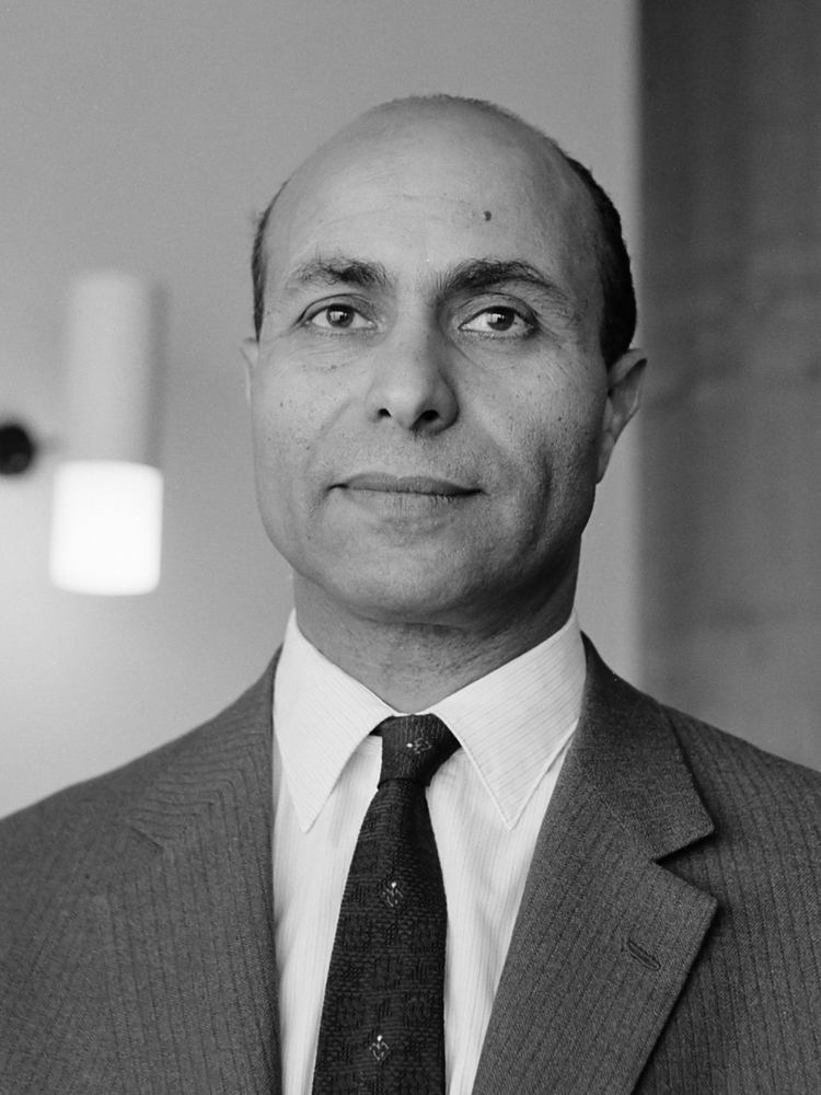 Mahmoud Younis httpsuploadwikimediaorgwikipediacommonscc