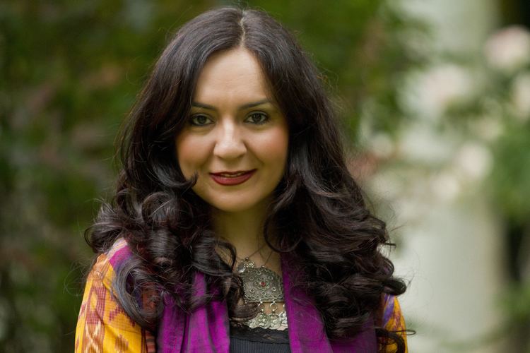 Mahsa Vahdat Persian Tunes in an Old Schoolyard A Summer39s Night with