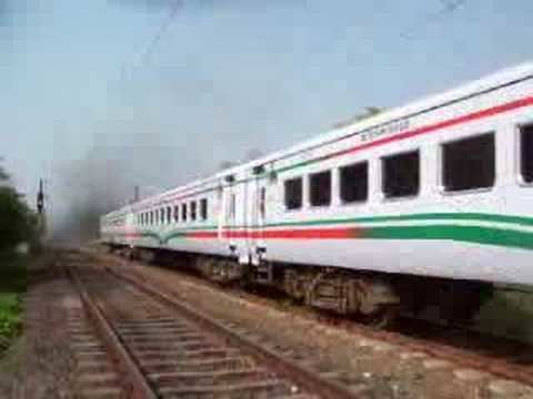 Maitree Express Indonesia made rake of Kolkata Dhaka Maitree express crosses Kalyani