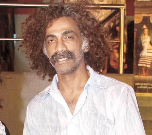 Makarand Deshpande Makrand Deshpande plans to stage his play 39Sir Sir Sarla