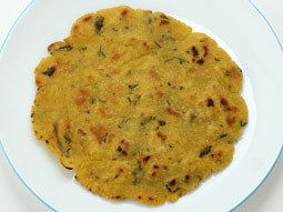 Makki di roti Makki Ki Roti Recipe Punjabi Makki Di Roti in 10 Easy Steps