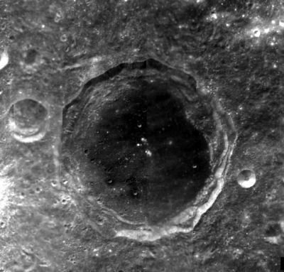 Maksutov (crater)