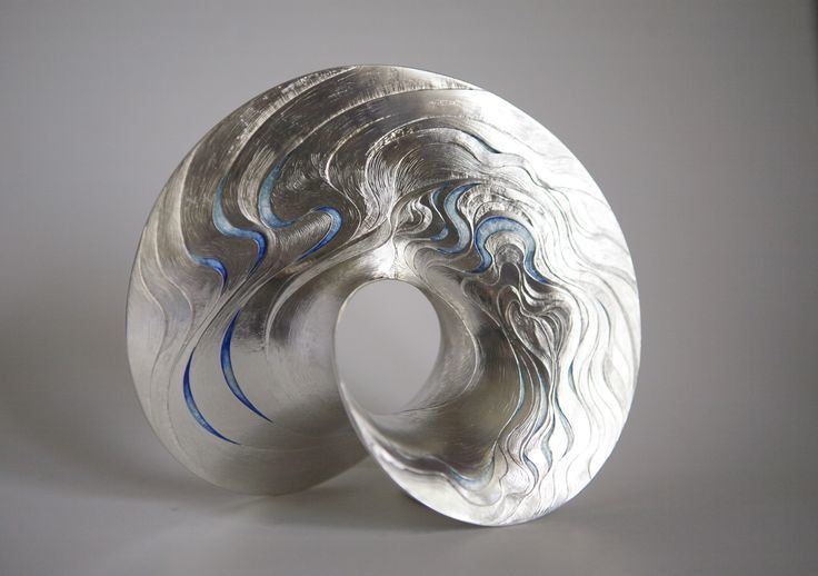 Malcolm Appleby MALCOLM APPLEBYUK silversmith Mobius curve SCULPTURE