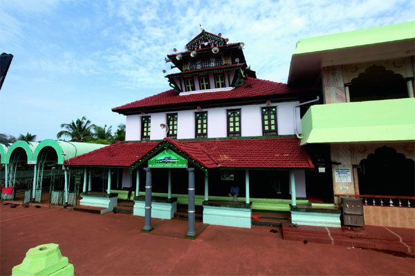 Malik Dinar Mosque Malik Dinar Mosque Kasargode Kerala Beach Travel The mosque is