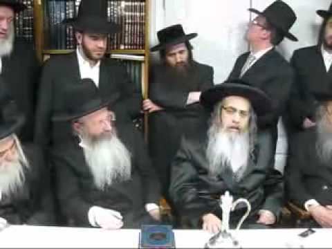 Malkiel Kotler Satmar Rebbe Visits Home of RMalkiel Kotler for Asra Kadisha Asifa