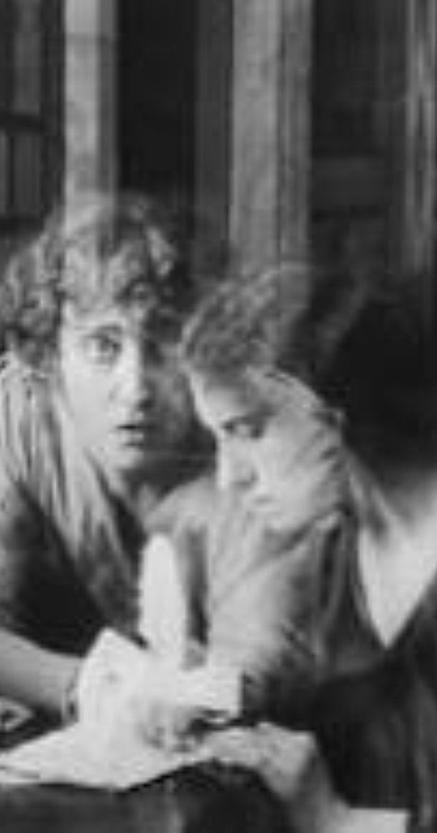 Malombra (1917 film) httpsimagesnasslimagesamazoncomimagesMM