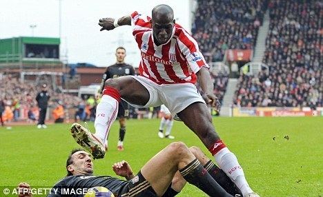 Mamady Sidibé Mamady Sidibe handed new Stoke deal despite not playing for two