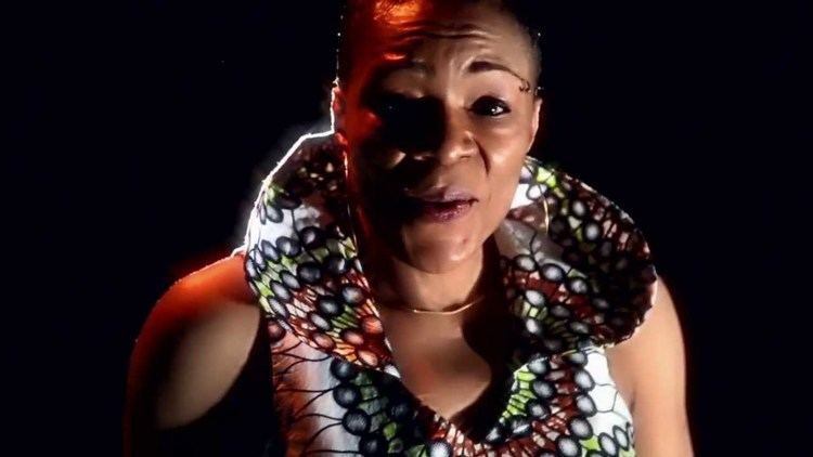 Mamani Keïta Mamani Keita quotKanouquot Official Music Video YouTube