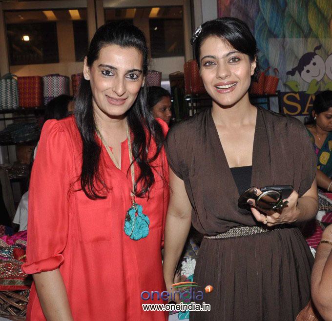 Mana Shetty Mana Shetty39s Araish39s Exhibition Filmibeat Gallery