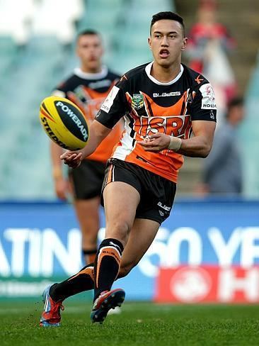 Manaia Cherrington Video Mates perform car park haka for Wests Tigers