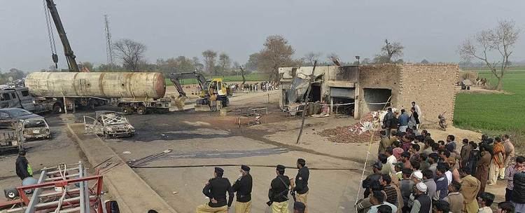Mananwala Death toll reaches 13 in fatal Sheikhupura road mishap Pakistan