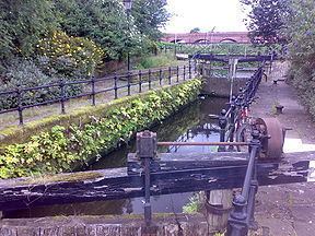 Manchester and Salford Junction Canal httpsuploadwikimediaorgwikipediacommonsthu