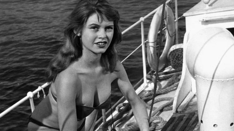 Manina, the Girl in the Bikini The Girl in the Bikini 1952 MUBI