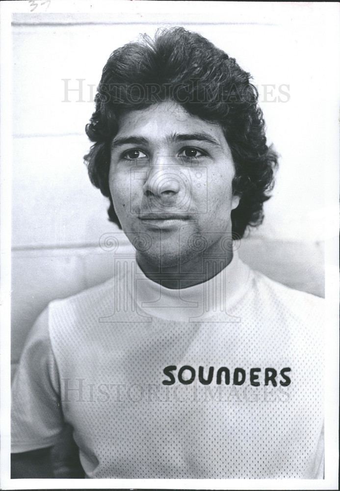 Manny Matos (soccer) 1976 Press Photo Soccer Player Manny Matos Historic Images