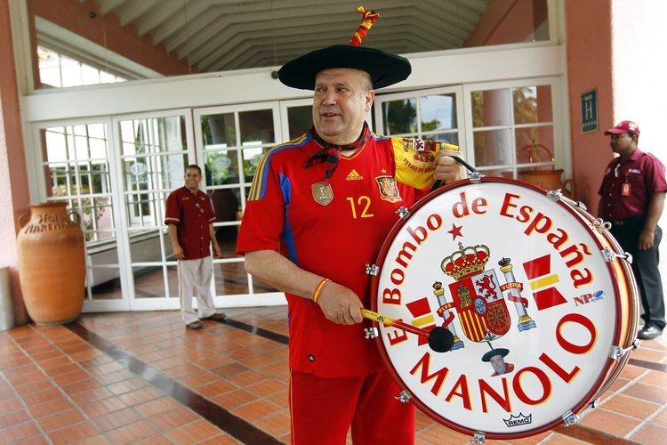 Manolo El Del Bombo Famous Football Fan Wiki Bio With Photos Videos