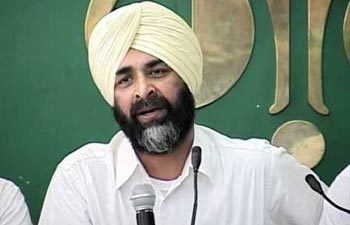 Manpreet Singh Badal PPP leader Manpreet Badal39s relatives39 land fraudulently