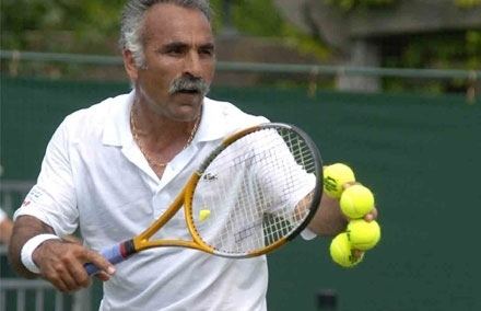 Mansour Bahrami Mansour Bahrami Magician on tennis court kodoomcom