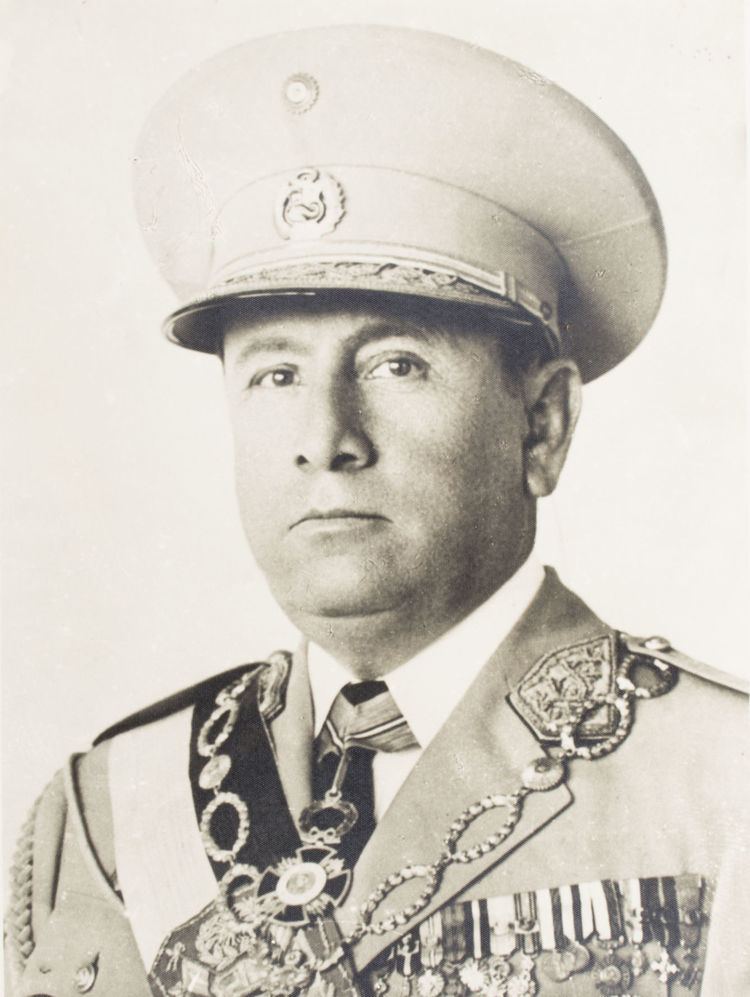 Manuel A. Odría Retrato del presidente general Manuel A Odra fotografa