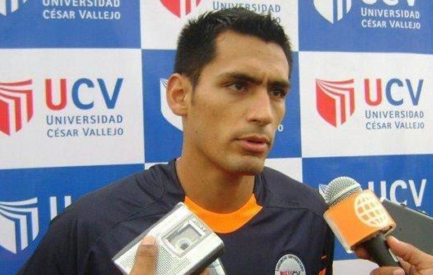 Manuel Corrales Manuel Corrales es el nuevo lateral de Alianza Lima