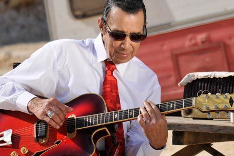 Manuel Galbán Buena Vista Social Club Guitarist Manuel Galbn Dead at 80 mxdwncom