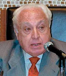 Manuel Jimenez de Parga httpsuploadwikimediaorgwikipediacommonsthu