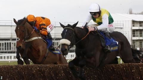 Many Clouds Cotswold Chase Many Clouds dies after beating Thistlecrack at