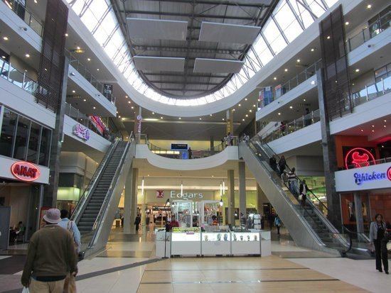 Maponya Mall httpsmediacdntripadvisorcommediaphotos06