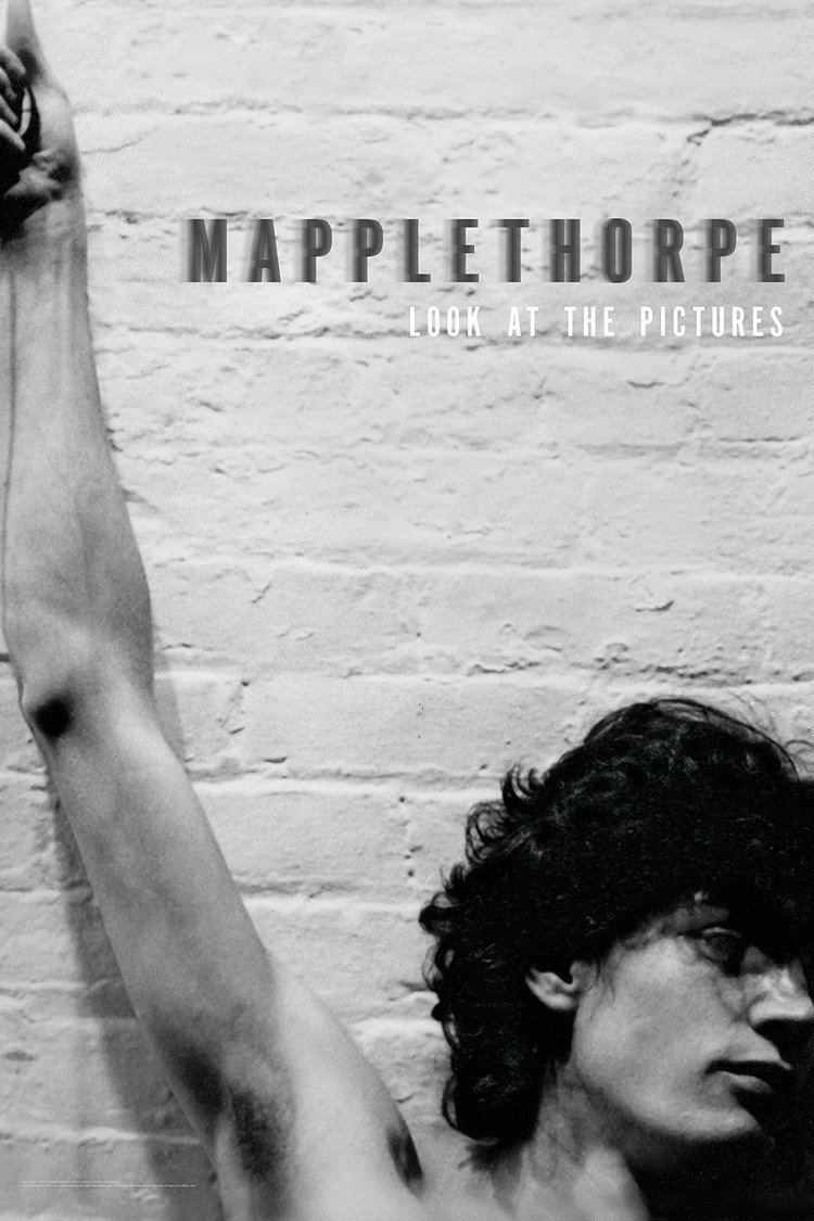Mapplethorpe: Look at the Pictures wwwgstaticcomtvthumbmovieposters12501881p12