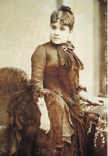 María Elena Maseras Dona havia de ser Amelia Folch homenaje a las primeras