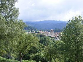 Marat, Puy-de-Dôme httpsuploadwikimediaorgwikipediacommonsthu