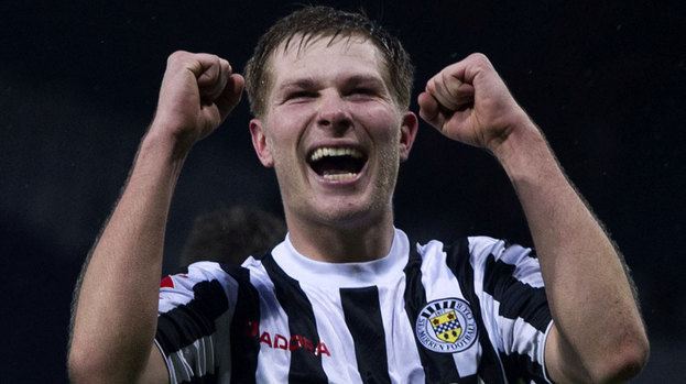 Marc McAusland Marc McAusland signs new St Mirren deal ahead of League