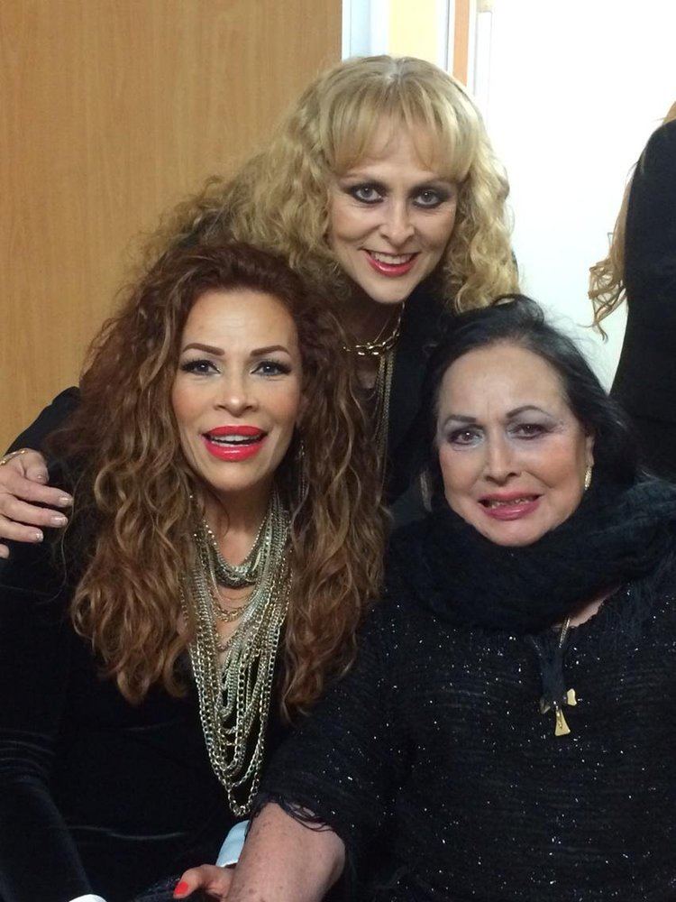 Marcela Rubiales Silvia Galvn on Twitter quotmariadelsol con Doa Flor Silvestre y