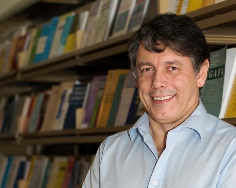 Marcelo Viana Matemtico brasileiro ganha principal prmio cientfico da Frana