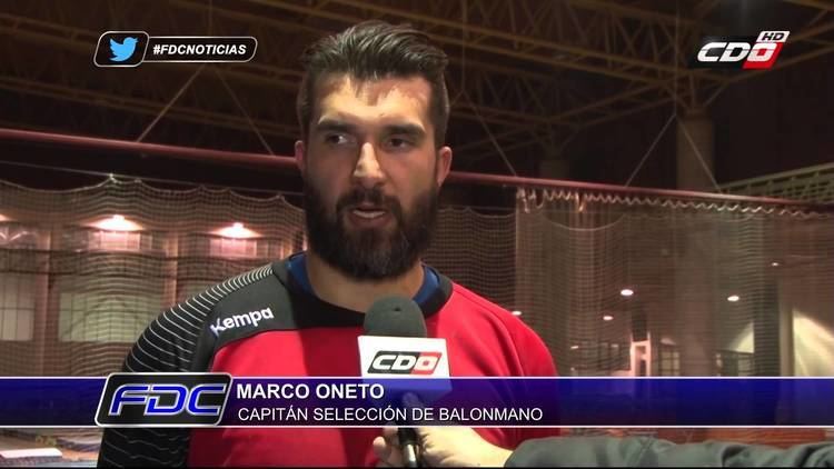 Marco Oneto Marco Oneto junto a la Roja del balonmano rumbo a Toronto