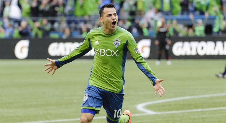 Marco Pappa Marco Pappa Wins MLS Player of the Year Honor at Premios
