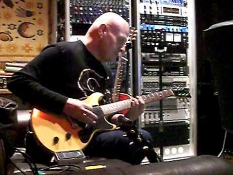 what guitar does marco pirroni play
