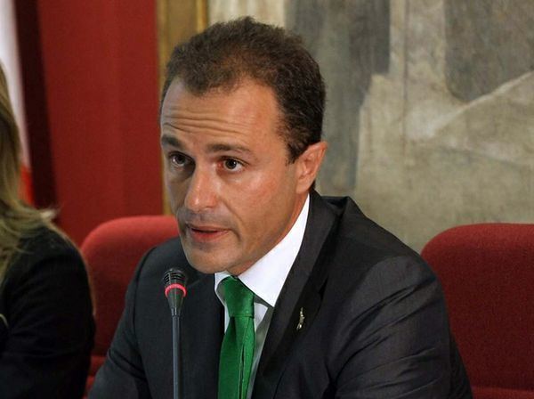 Marco Reguzzoni Dimissioni dimissioni Lega scatenata in aula contro